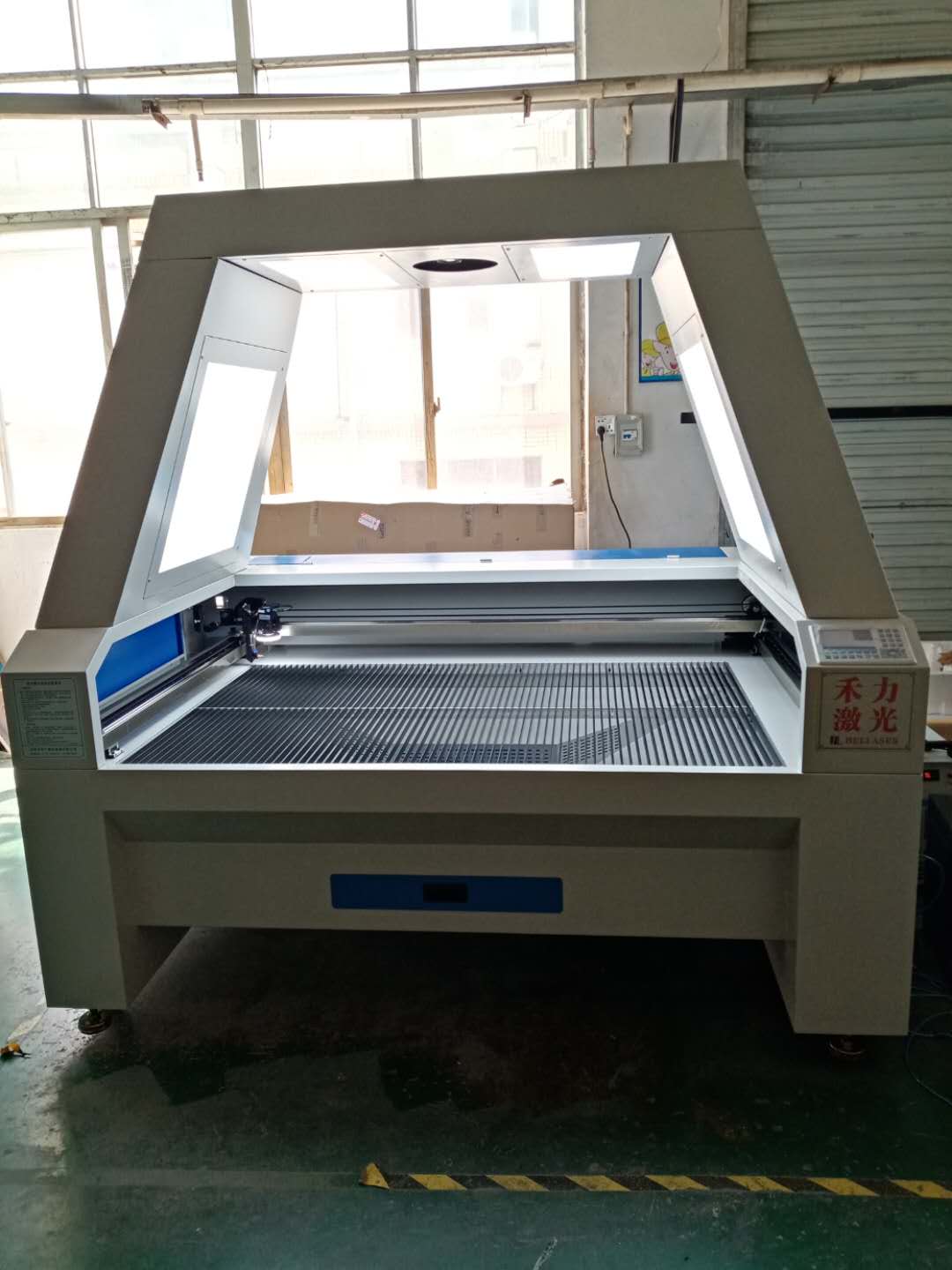 ̫���ܰ�ɨ������ͷ�����и��